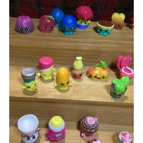 Shopkins Season Four 4 Large Lot Of 37 Figures Moose Toys Animated Food - Picture 5 of 11